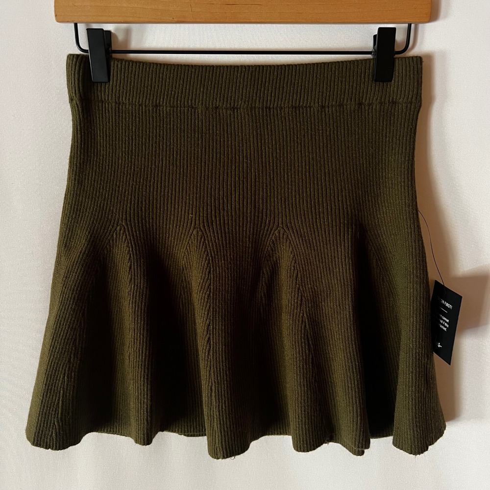 Lulus Green Knit Skater Mini Skirt Small NWT Pull On Ribbed Olive Fit Flare
